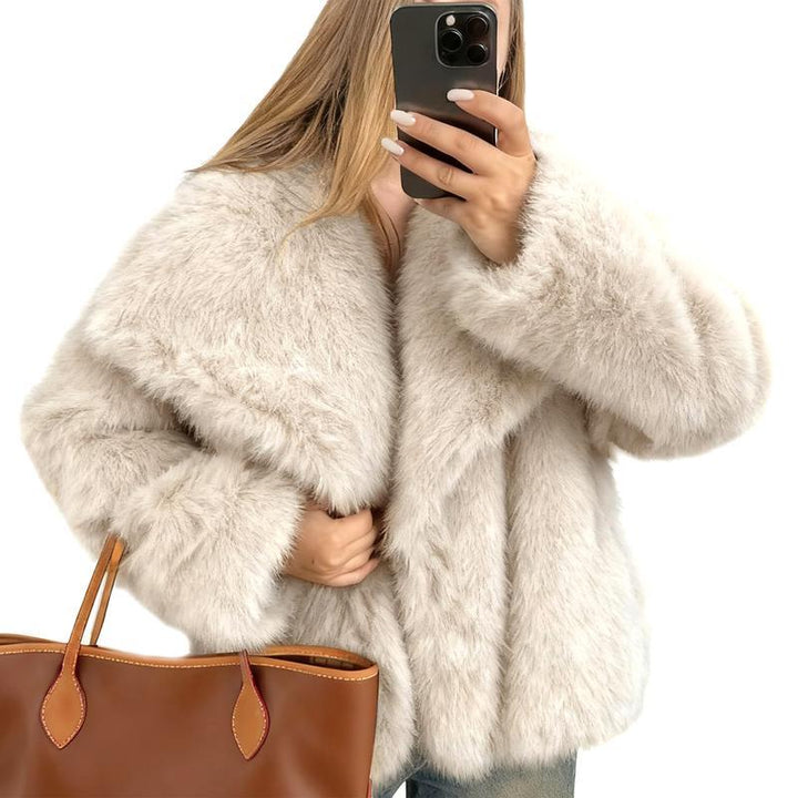 LAURENCE™ - Fashionable Cropped Faux Fur Coat for Fall & Winter Outfits - Beaumonts Closet Toronto